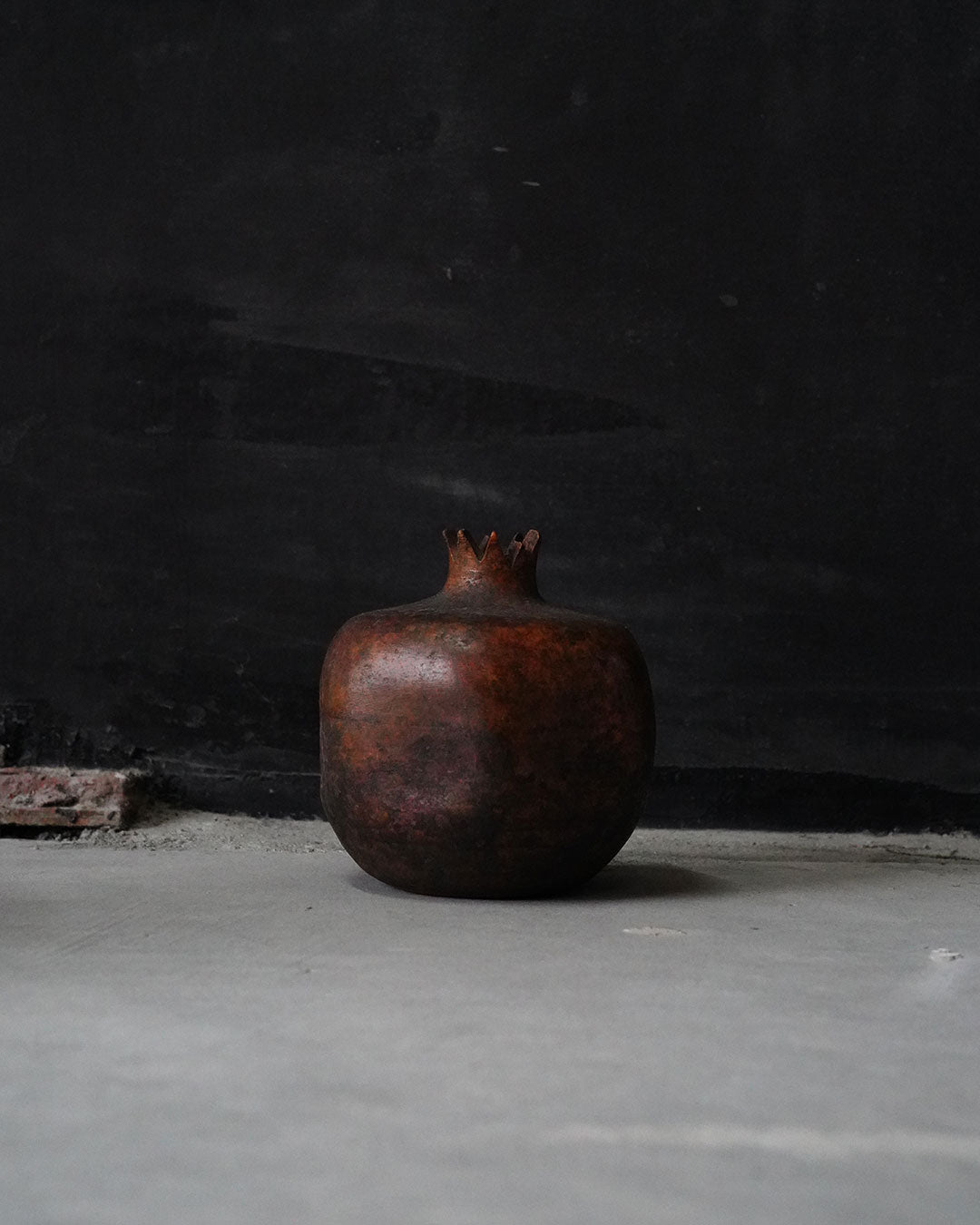 crown flower vase