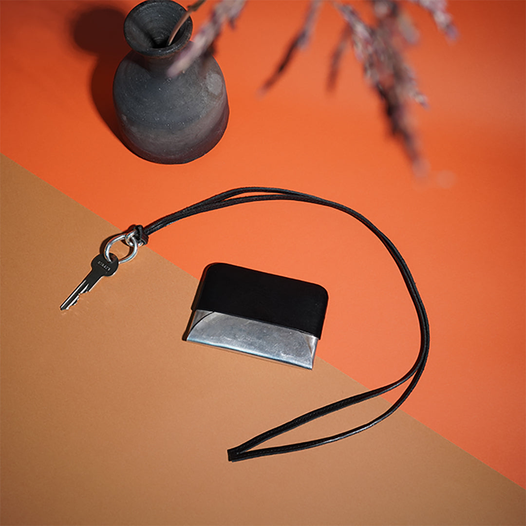 CHAIN NECK HOLDER