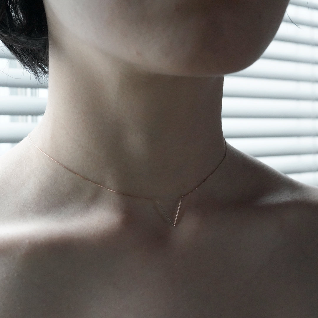26 letters necklace "V"