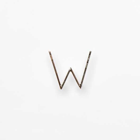 26 letters earring "W"