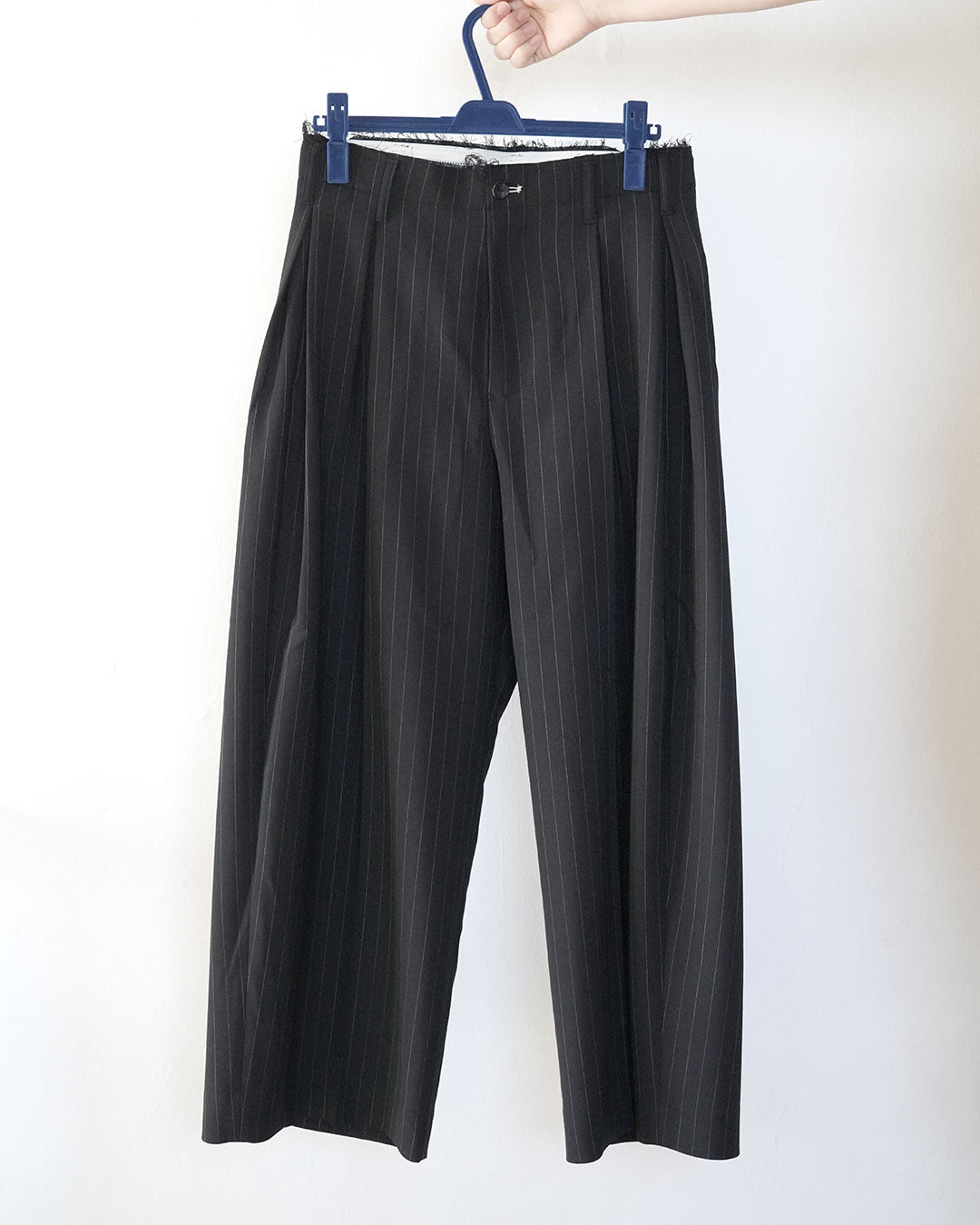 khoki Pleats bonded wool pants