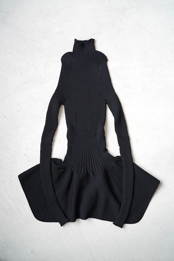 EMILY ODA Long Sleeve Peplum Top