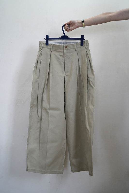 khoki Tuck detail cotton pants