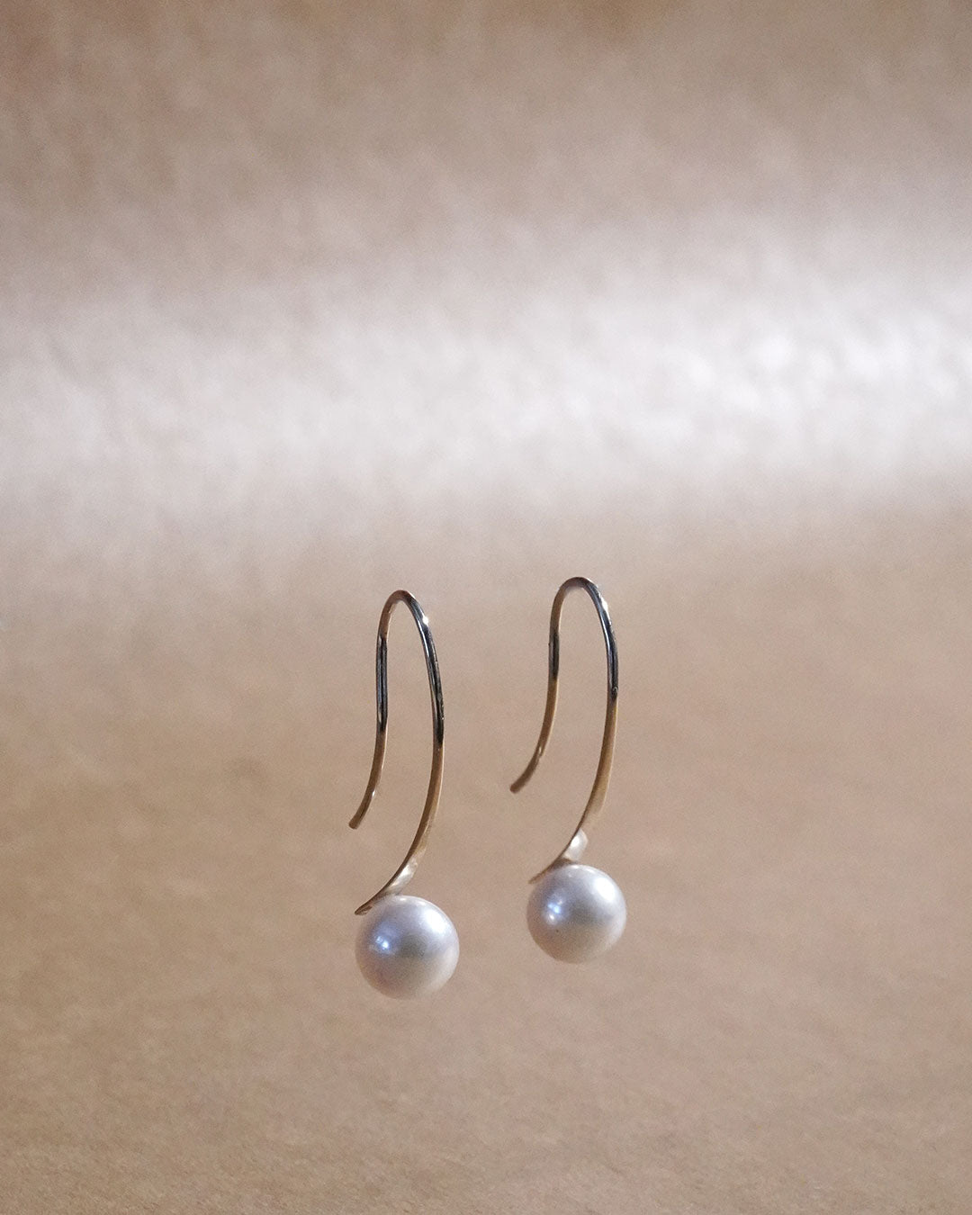 bang pearl hook pierce