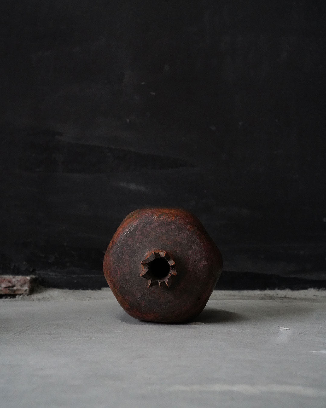 crown flower vase