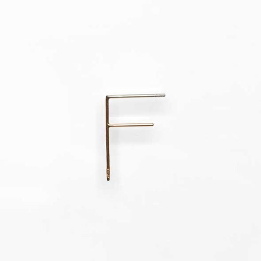 26 letters earring "F"
