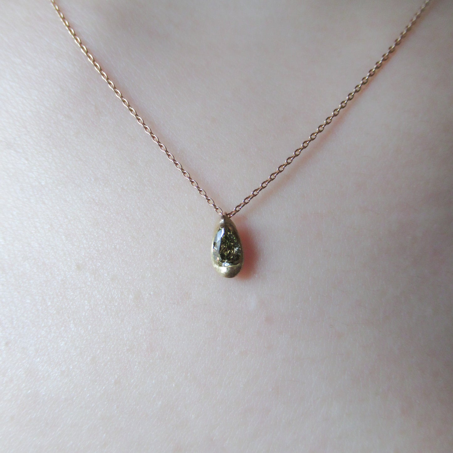 tear drop dia necklace