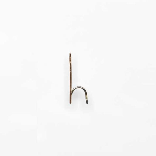 26 letters earring "H"